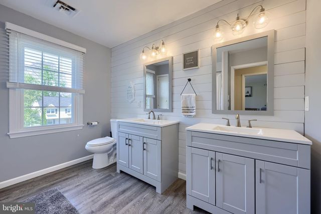 483 WOODCREST DR, Mechanicsburg, PA 17050