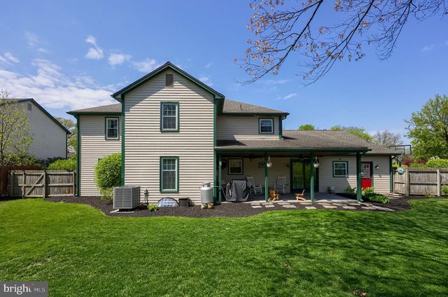 483 WOODCREST DR, Mechanicsburg, PA 17050