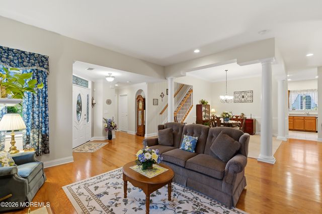 61 Avalon Way, Waretown, NJ 08758