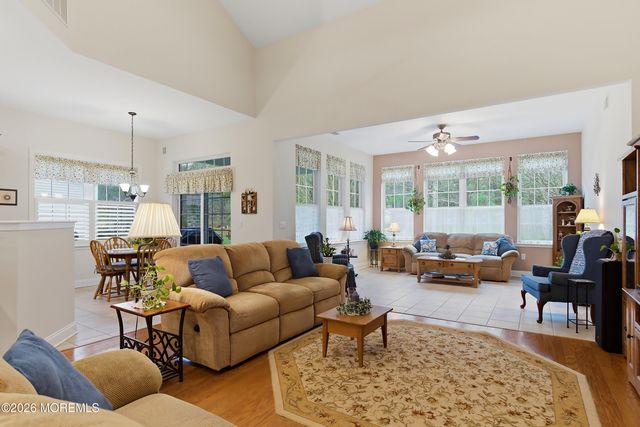 61 Avalon Way, Waretown, NJ 08758
