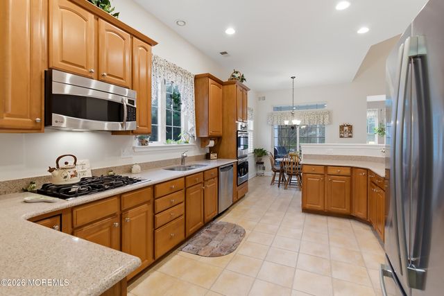 61 Avalon Way, Waretown, NJ 08758
