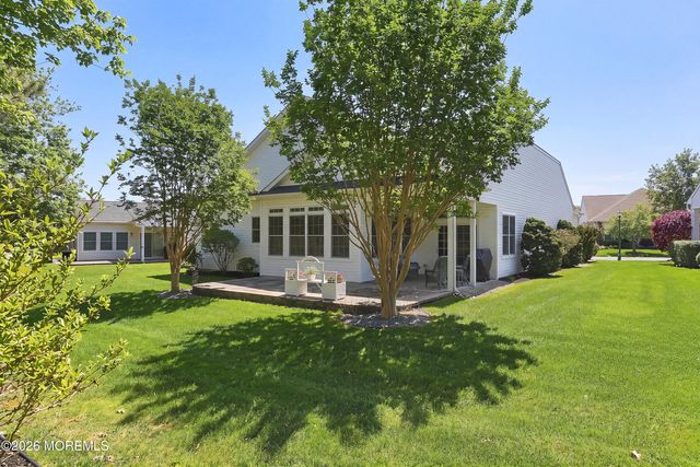 61 Avalon Way, Waretown, NJ 08758