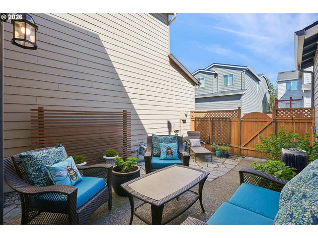 3778 Se OAKLEAF St, Hillsboro, OR 97123