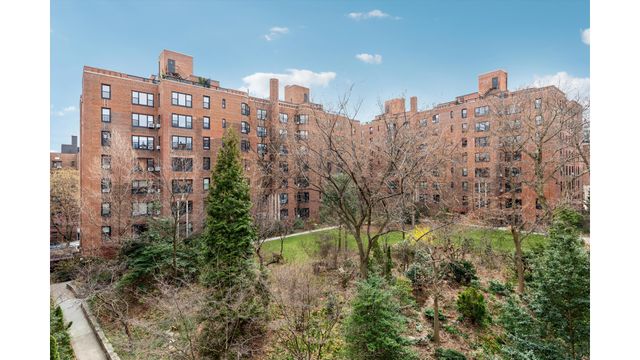 72 PARK Terrace W E67, New York City, NY 10034