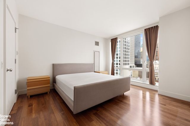 250 E 53rd St Apt 1102, New York City, NY 10022