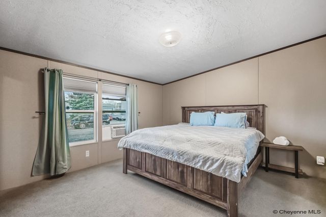 2403 HELEN AVE, Cheyenne, WY 82007
