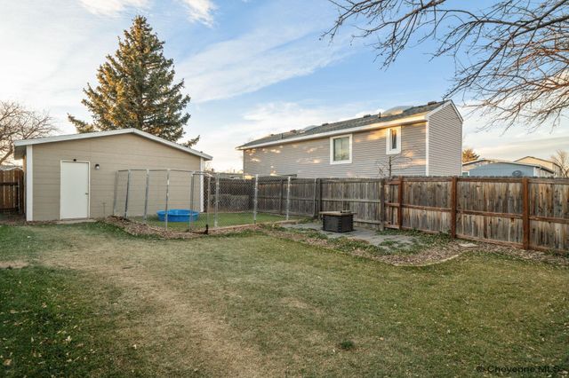 2403 HELEN AVE, Cheyenne, WY 82007