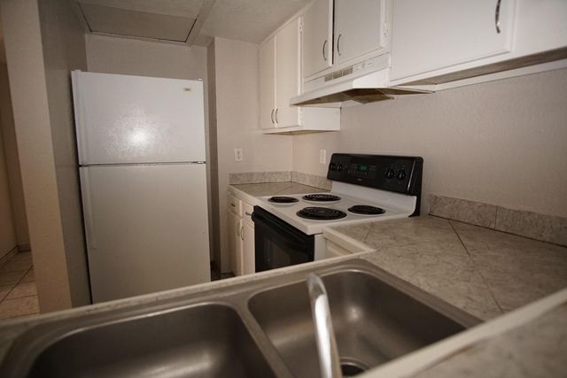 4700 Maxwell Avenue 15, El Paso, TX 79904