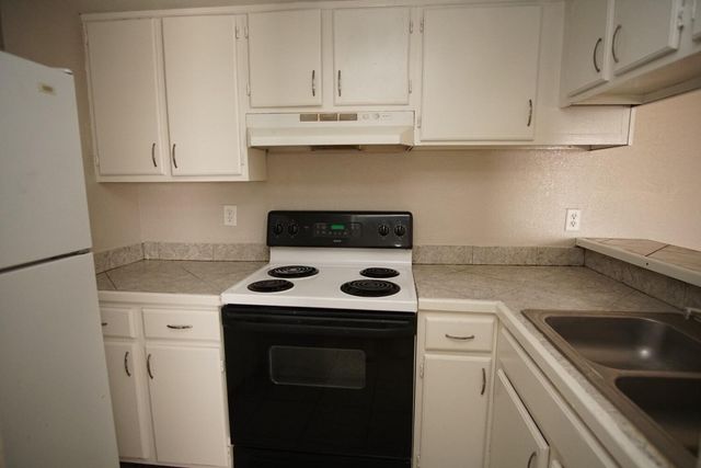 4700 Maxwell Avenue 15, El Paso, TX 79904