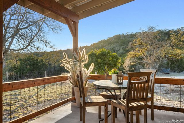 105 Valley View Trail, Comfort, TX 78013