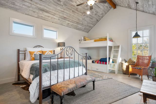 105 Valley View Trail, Comfort, TX 78013