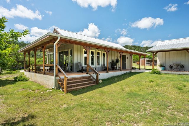 105 Valley View Trail, Comfort, TX 78013