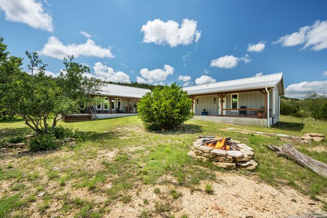 105 Valley View Trail, Comfort, TX 78013