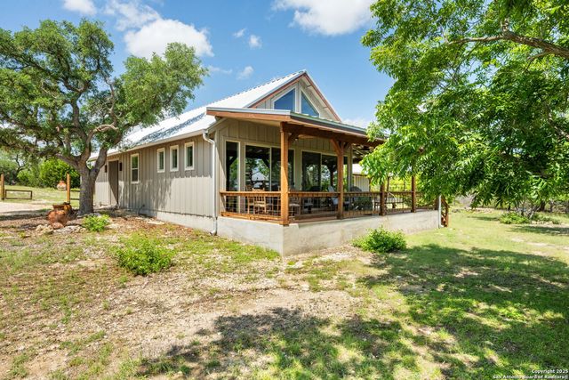 105 Valley View Trail, Comfort, TX 78013