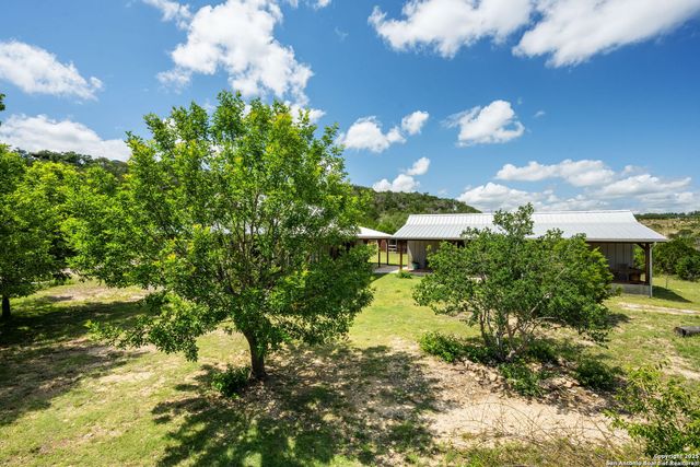 105 Valley View Trail, Comfort, TX 78013