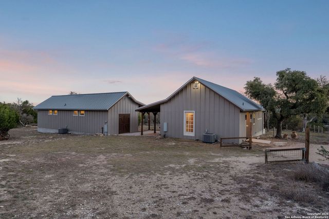 105 Valley View Trail, Comfort, TX 78013