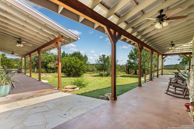 105 Valley View Trail, Comfort, TX 78013