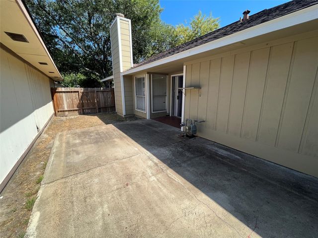 13643 Vickston Lane, Houston, TX 77014