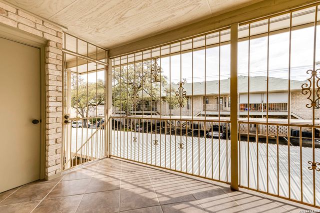 8415 Fredericksburg Rd Apt 307, San Antonio, TX 78229