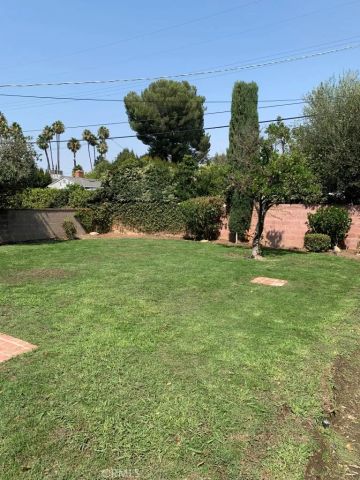 13627 Huston Street, Sherman Oaks, CA 91423