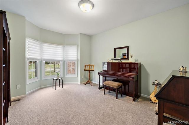 8446 S Shore Drive, Clarkston, MI 48348