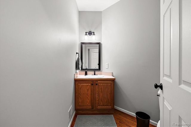 8446 S Shore Drive, Clarkston, MI 48348