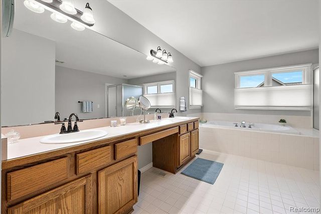 8446 S Shore Drive, Clarkston, MI 48348