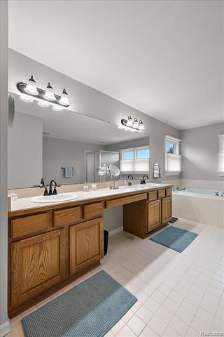 8446 S Shore Drive, Clarkston, MI 48348