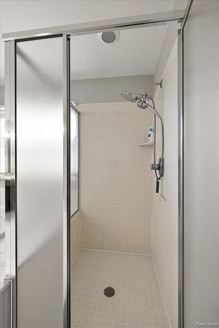 8446 S Shore Drive, Clarkston, MI 48348