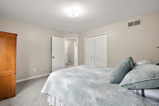 8446 S Shore Drive, Clarkston, MI 48348