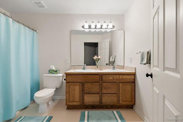 8446 S Shore Drive, Clarkston, MI 48348