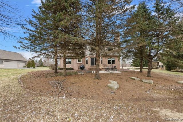 8446 S Shore Drive, Clarkston, MI 48348