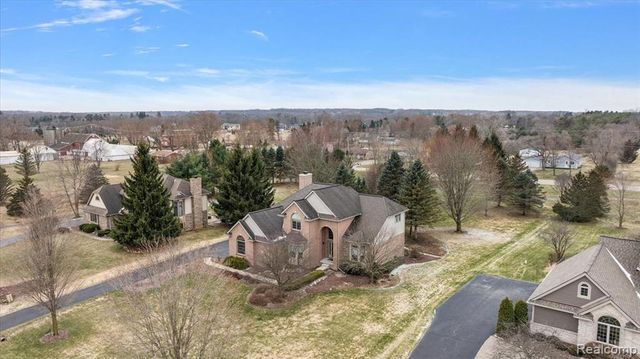 8446 S Shore Drive, Clarkston, MI 48348