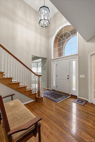 8446 S Shore Drive, Clarkston, MI 48348