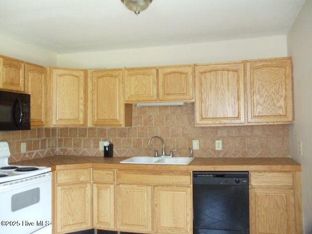 107 Knight Place, Jacksonville, NC 28546