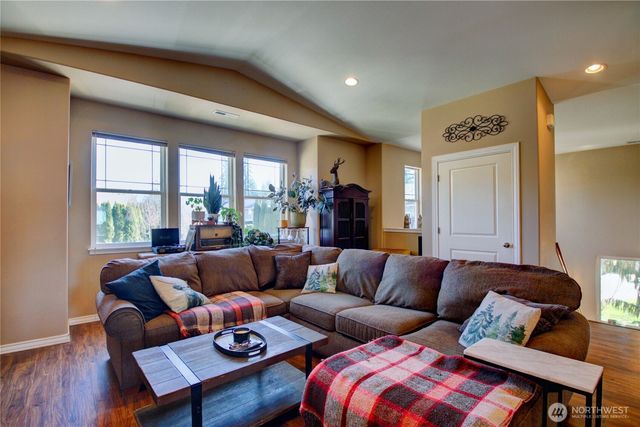 1078 Vail Lane, Burlington, WA 98233