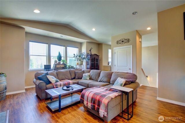 1078 Vail Lane, Burlington, WA 98233