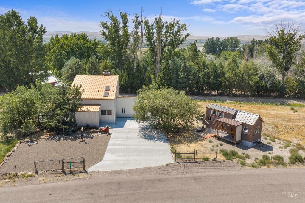 32337 Belle Ave, Bruneau, ID 83604 photo 2