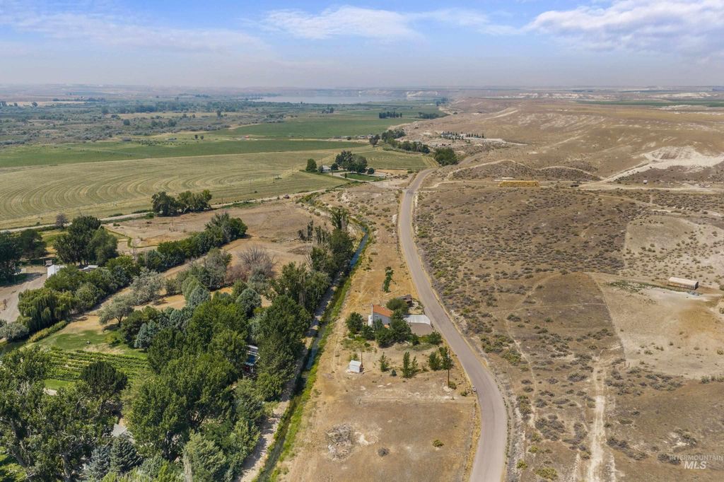 32337 Belle Ave, Bruneau, ID 83604 photo 3