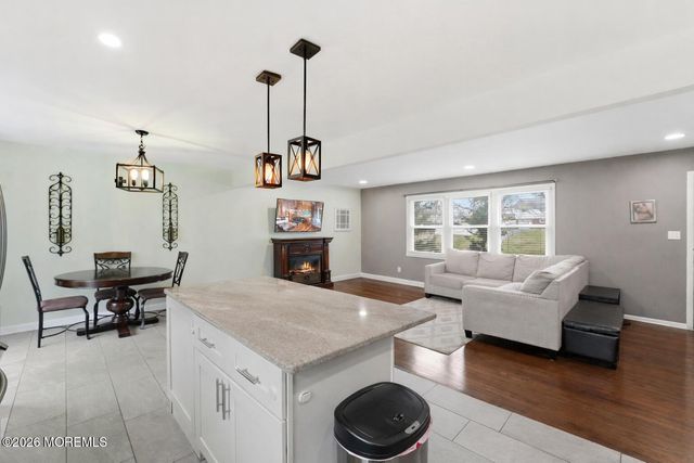 14 Juniper Avenue, Manalapan, NJ 07726
