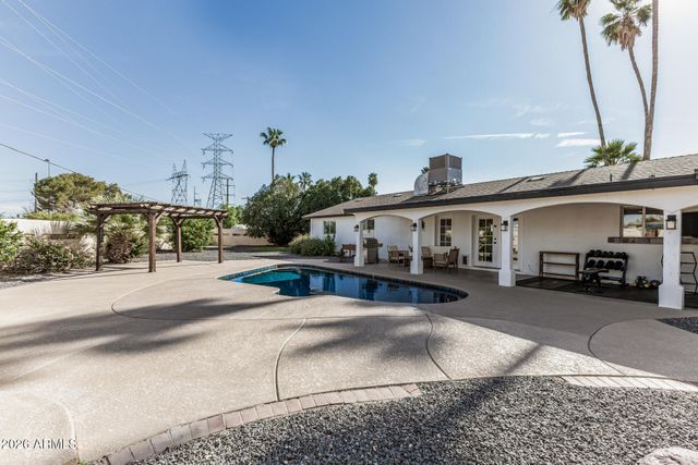 641 N DAWN Circle, Mesa, AZ 85203