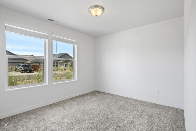 51350 Apache Tears Court, La Pine, OR 97739