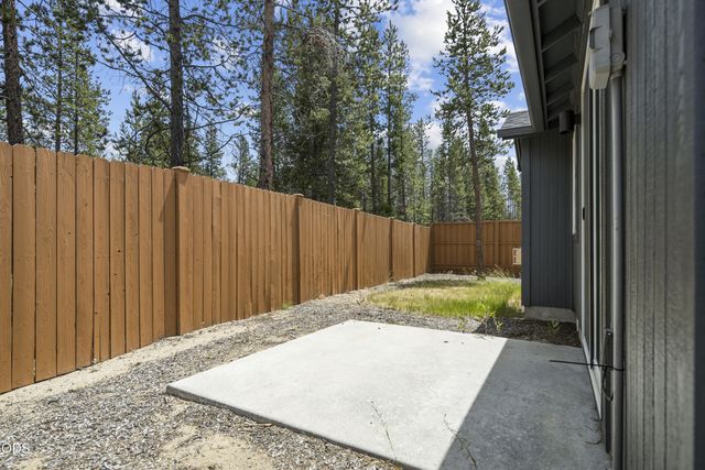 51350 Apache Tears Court, La Pine, OR 97739