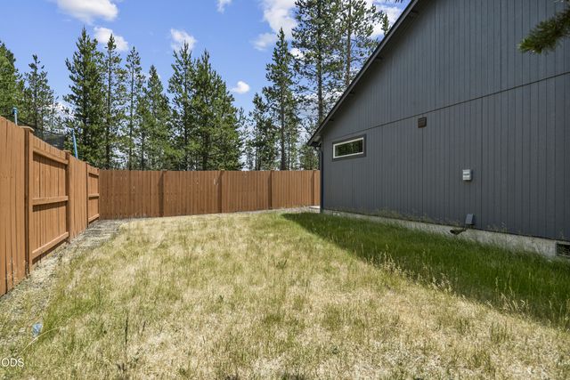 51350 Apache Tears Court, La Pine, OR 97739