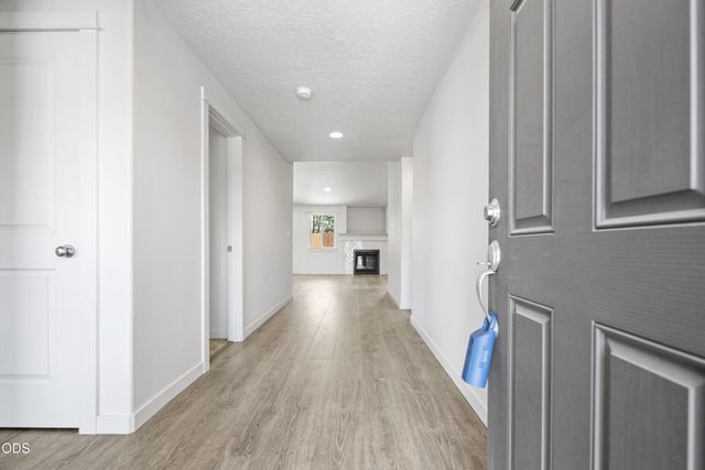 51350 Apache Tears Court, La Pine, OR 97739