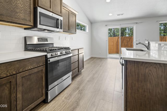 51350 Apache Tears Court, La Pine, OR 97739