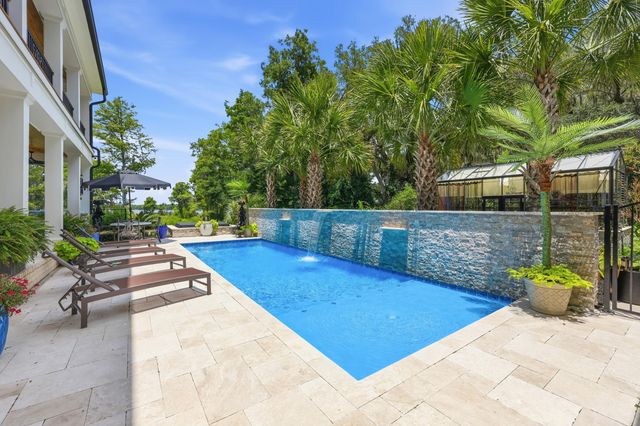 547 Bannockburn Drive, Pawleys Island, SC 29585