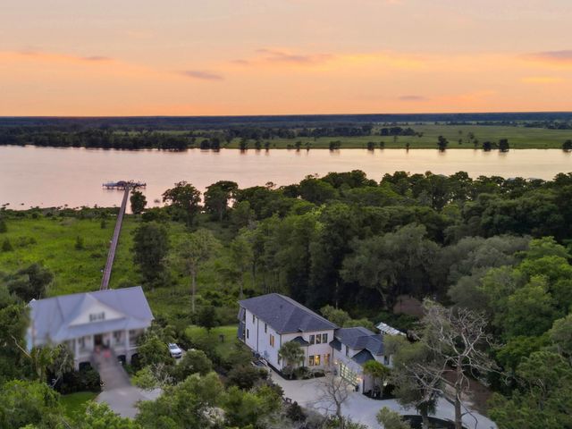 547 Bannockburn Drive, Pawleys Island, SC 29585