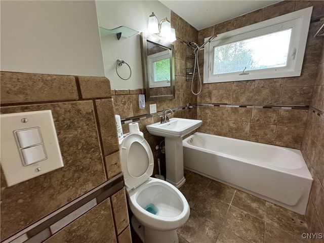 1016 Northway Street, Syracuse, NY 13224