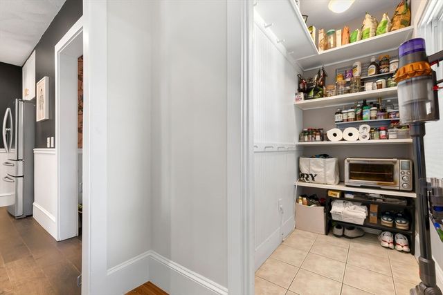 13 Pleasant St, Hamilton, MA 01982